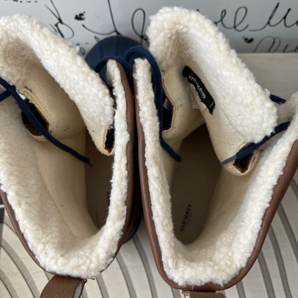 Winter Boots by Old Navy - Picture 3 of 5